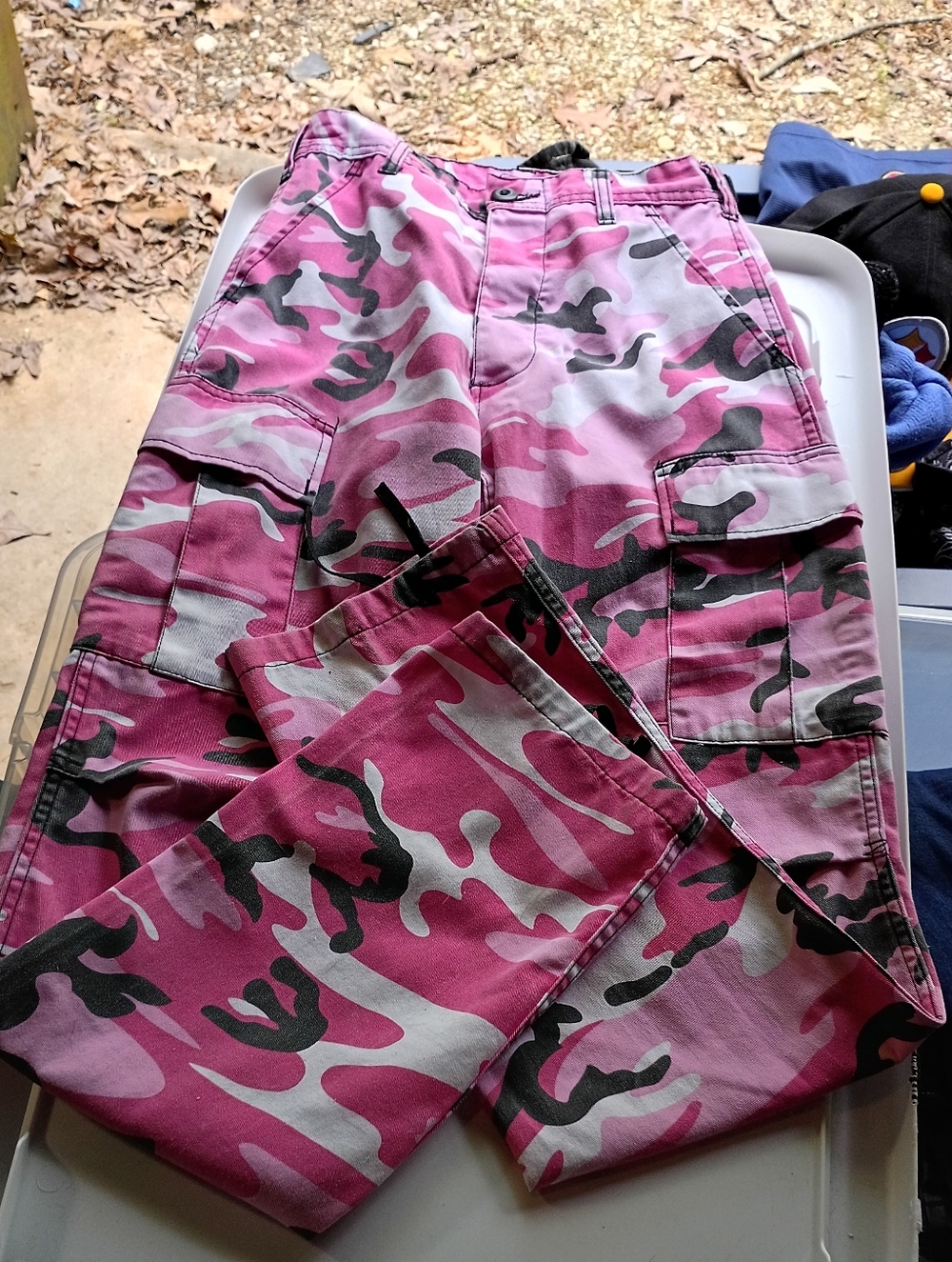 Source Unknown Pink Camouflage Cargo Pants
